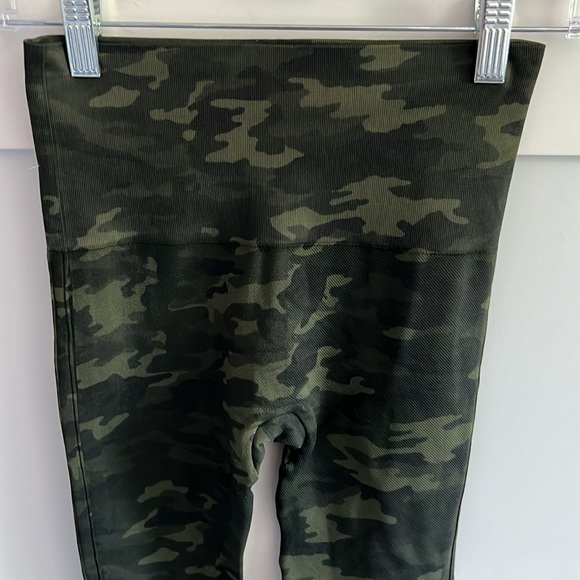 Spanx Size Small Camo Leggings - Picture 2 of 3